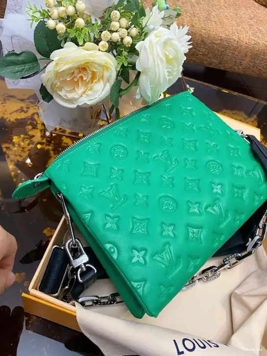 VUITTON LOUIS PM COUSSIN 0702